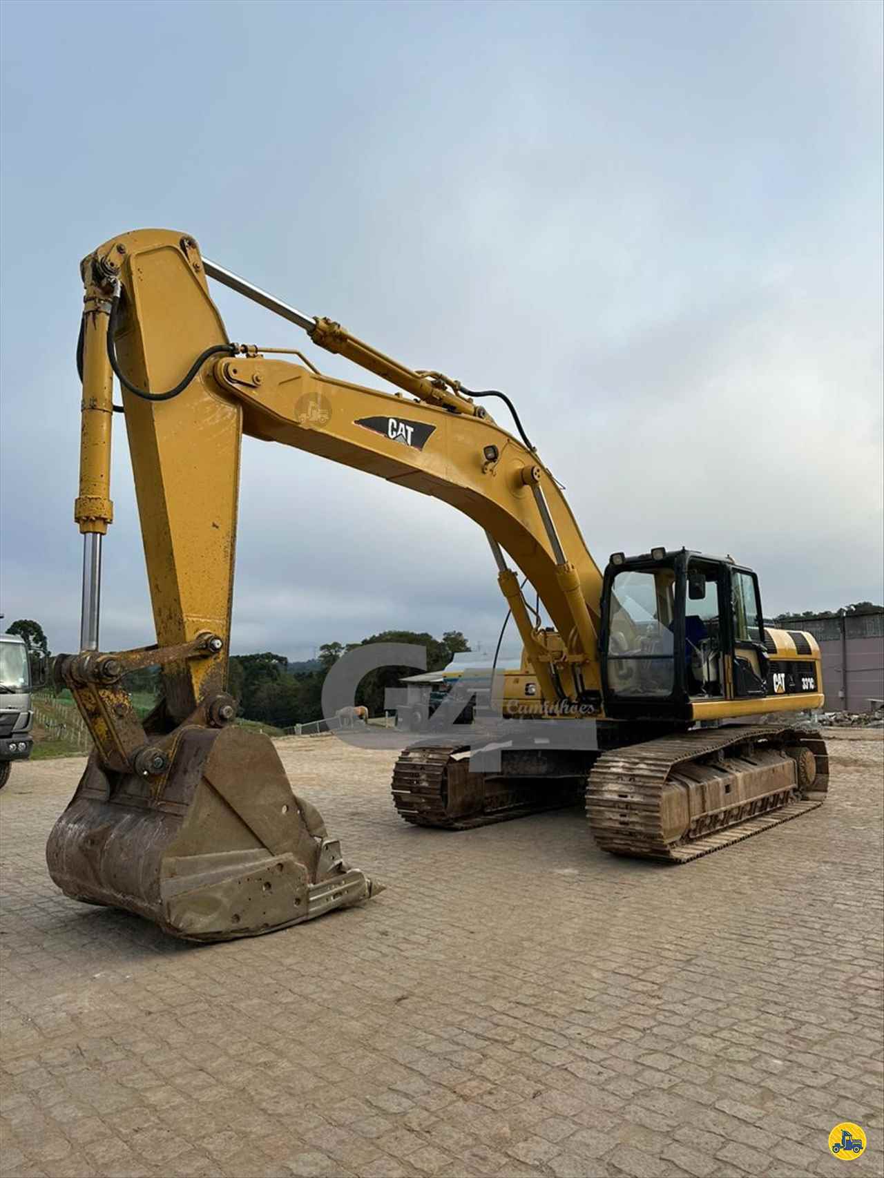 ESCAVADEIRA CATERPILLAR 330 G4 Caminhões CAMPO LARGO PARANÁ PR